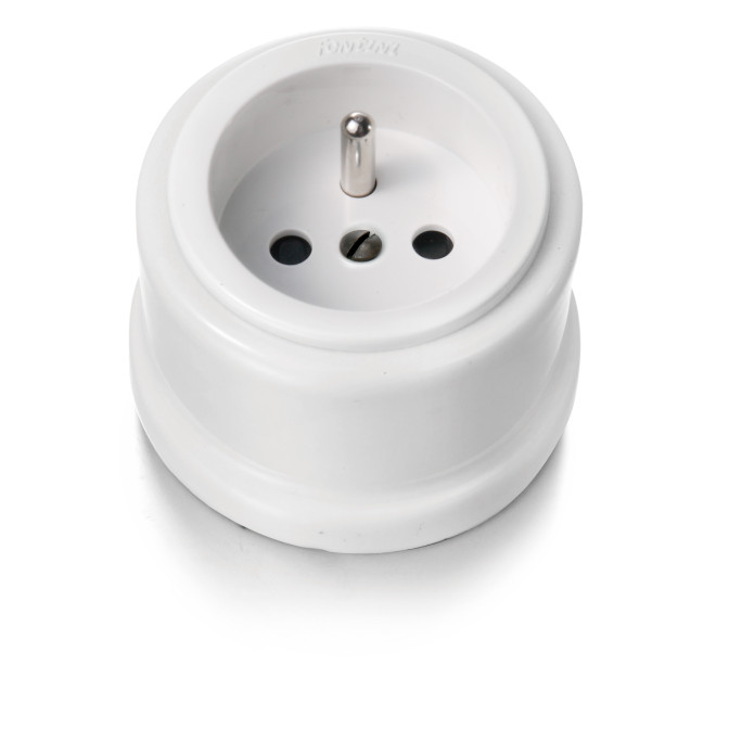 Prise 2P+T couvercle résistante aux chocs porcelaine blanche