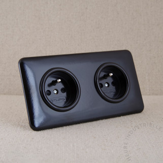 Prise courant 2P+T simple THPG Bakélite noir carré