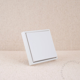 Bouton poussoir Jung LS 990 blanc brillant